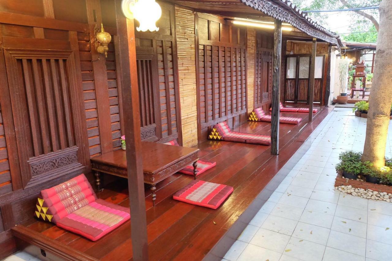 Binlar Guesthouse Phra Nakhon Si Ayutthaya Exterior foto
